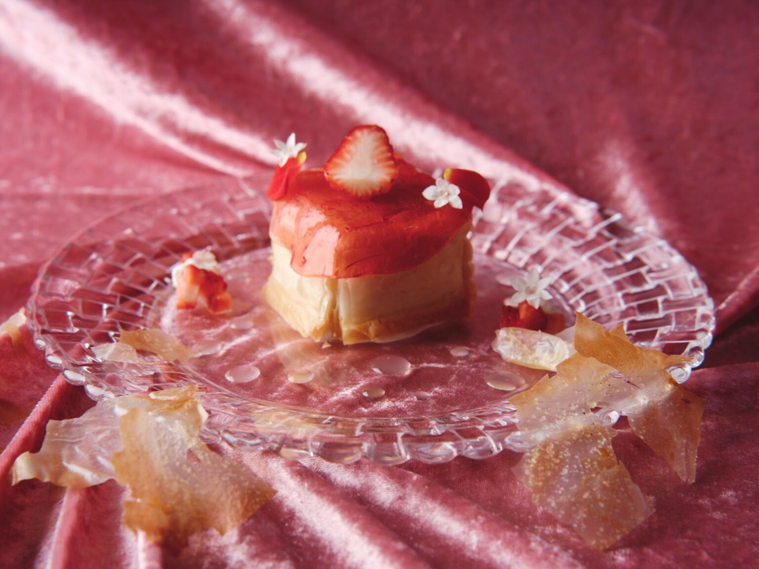 “バリッ・もっちり・とろり”の多彩な食感を楽しむ!ライフスタイルホテル「THE LIVELY 大阪本町」にて、フレンチシェフが手掛ける新感覚いちご大福が4月1日(水)より春季限定で登場 | 株式会社 グローバルエージェンツのプレスリリース “バリッ・もっちり・とろり”の多彩な食感を楽しむ!ライフスタイルホテル「THE LIVELY 大阪本町」にて、フレンチシェフが手掛ける新感覚いちご大福が4月1日(水)より春季限定で登場 | 株式会社 グローバルエージェンツのプレスリリース