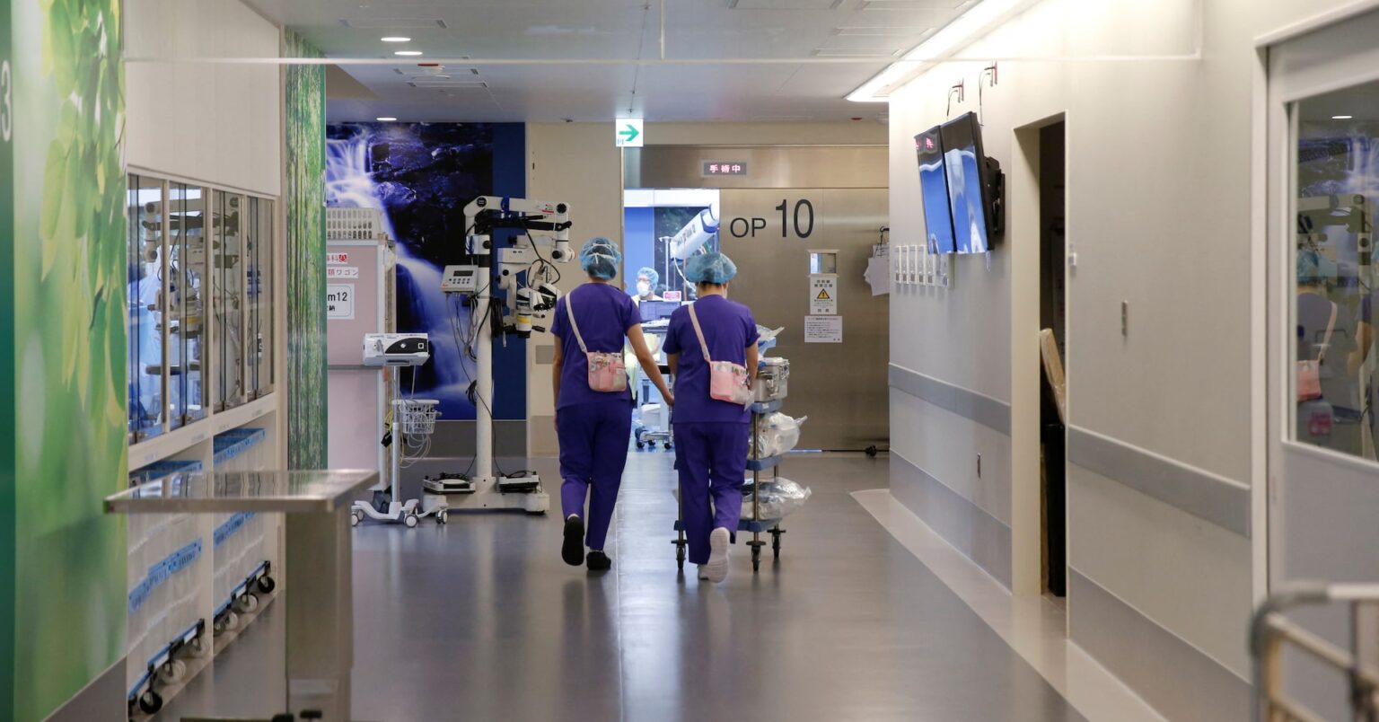 ナフサ不足で医療機器が出荷困難の可能性、透析・手術用の品目　4━8月にかけて＝関係者 | ロイター