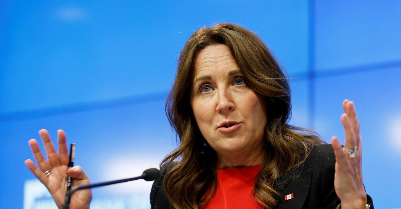 カナダ経済、構造変化への対応が課題に＝中銀 | ロイター