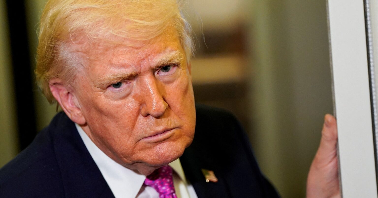 トランプ氏、ホルムズ開放なければ「カーグ島」標的と警告 | ロイター