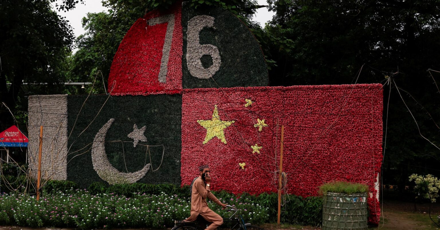 中国・パキスタンが外相会談、中東巡る早期の和平協議呼びかけ＝報道 | ロイター