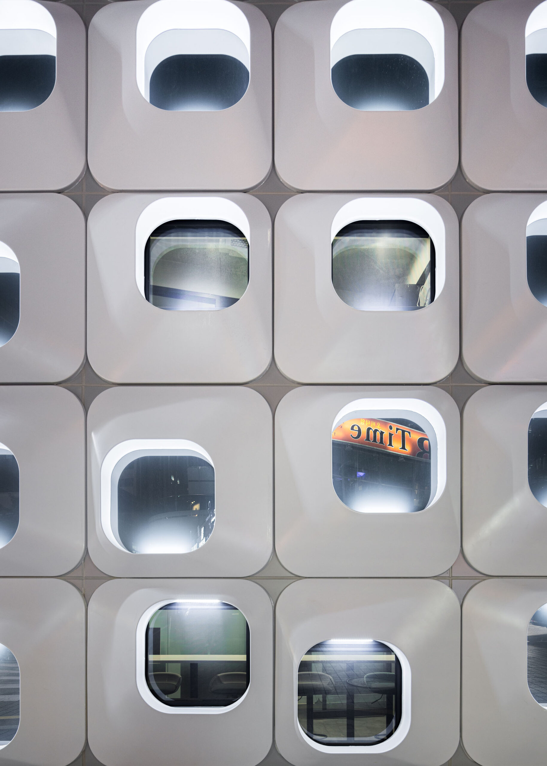 〈ホテル明洞駅（Hotel Myeongdong Station）〉ヨンジュ・リー・アーキテクチャ（Yong Ju Lee Architecture）