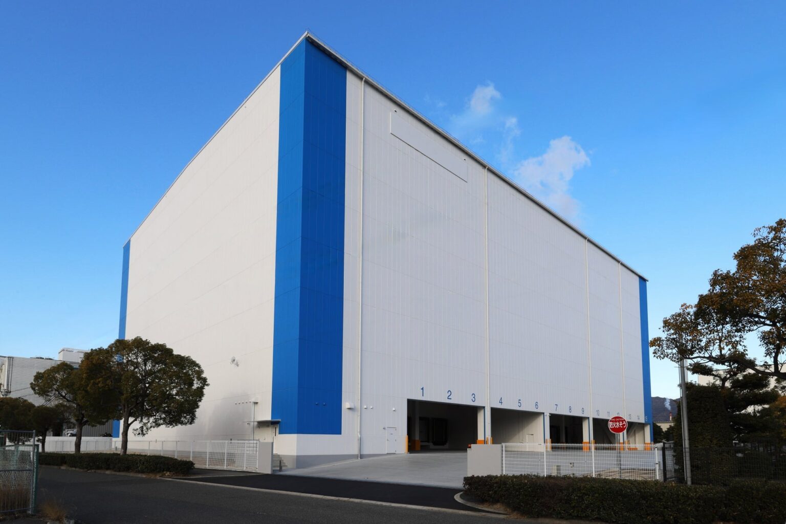 兵庫県神戸市に賃貸物流施設「神戸六甲MT Logi Cold」が竣工 冷凍冷蔵機能を備える | AMP[アンプ]