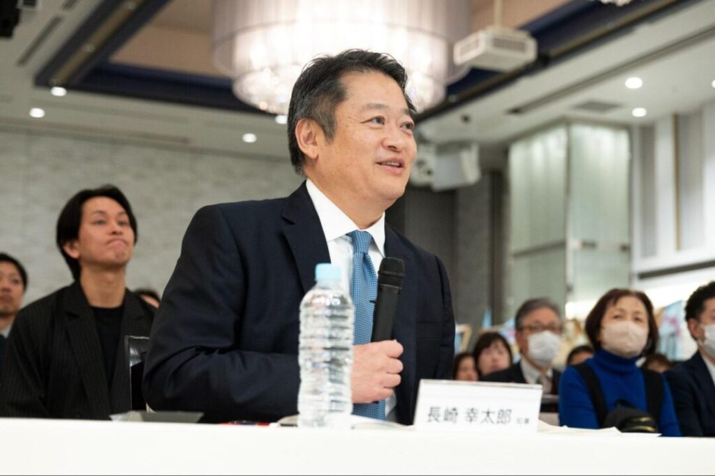 山梨県とライフイズテックが共同で推進するDX人材育成エコシステムの成果と未来 - VOIX