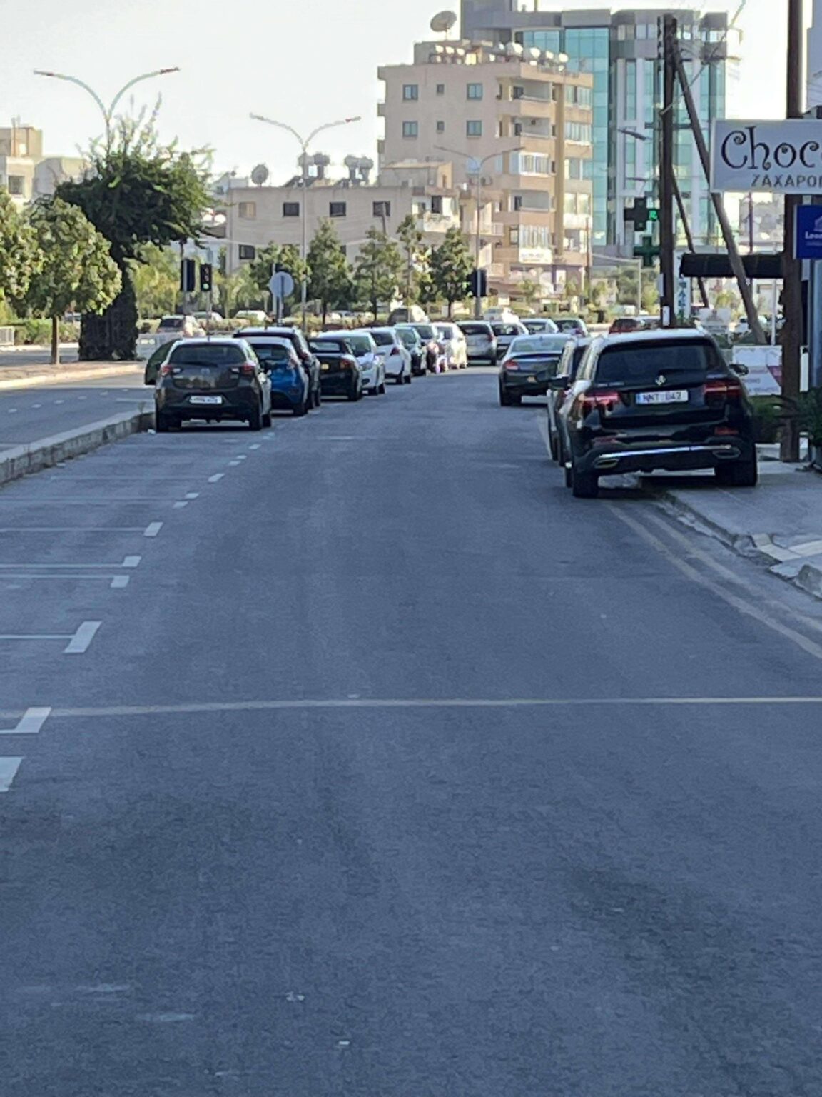 違法駐車できるのになぜ合法駐車するのか