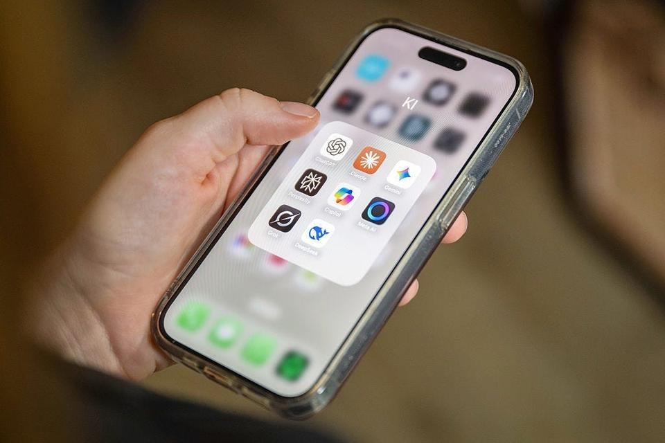 「ChatGPT解約運動」拡大で、Claudeがダウンロード数1位に。国防総省と合意したOpenAIから「抵抗した」アンソロピックへの乗り換え続々（海外） - Yahoo!ニュース