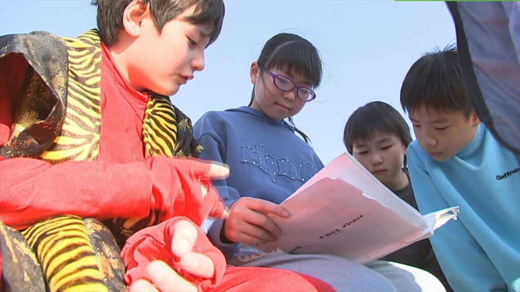 子どもが主役の創作劇　公演に向け猛稽古の日々　大切にしているのは“自分で考えて演技をすること”　山梨・NPO法人 森の劇場（UTYテレビ山梨） - Yahoo!ニュース