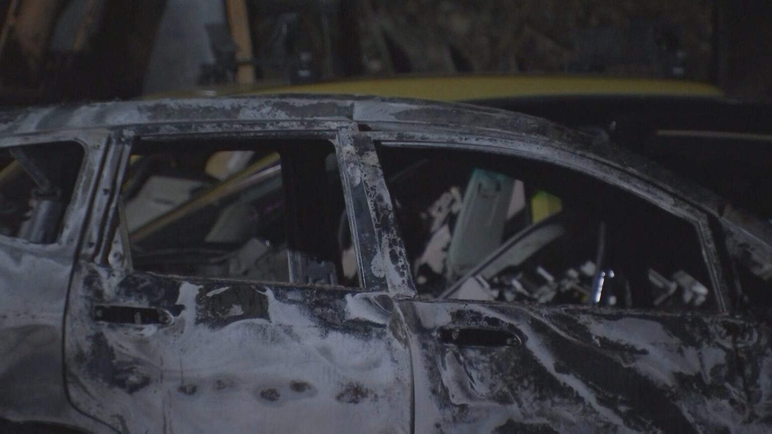 埼玉・ときがわ町の車の解体をする会社で火事　車数十台が焼けたほか火が近隣の山林にも燃え移る（TBS NEWS DIG Powered by JNN）