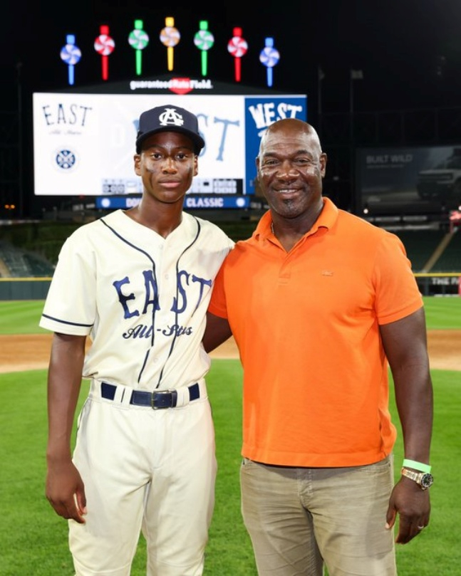 ジョセフ·コントレラス（左）と父親のホセ·コントレラス。 /写真=シカゴ·ホワイトソックス球団公式SNSでまとめ