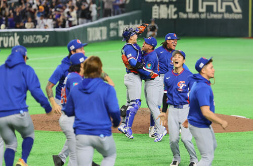 韓国対台湾　韓国に勝利し喜ぶ台湾ナイン（撮影・藤尾明華）
