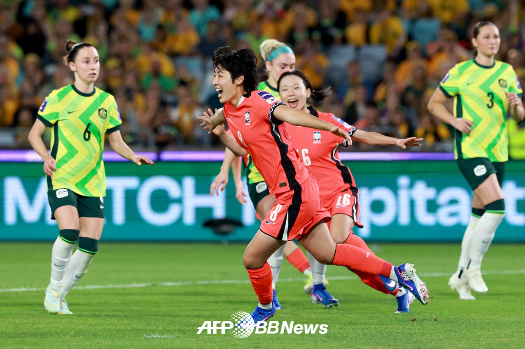 韓国女子サッカー代表チームの金信之（キム·シンジ）が8日、オーストラリア·シドニーのスタジアム、オーストラリアで行われた2026AFC女子アジアカップ1次リーグA組第3戦のオーストラリア戦でゴールを決めた後、喜んでいる。 /AFPBBNews=ニュース1