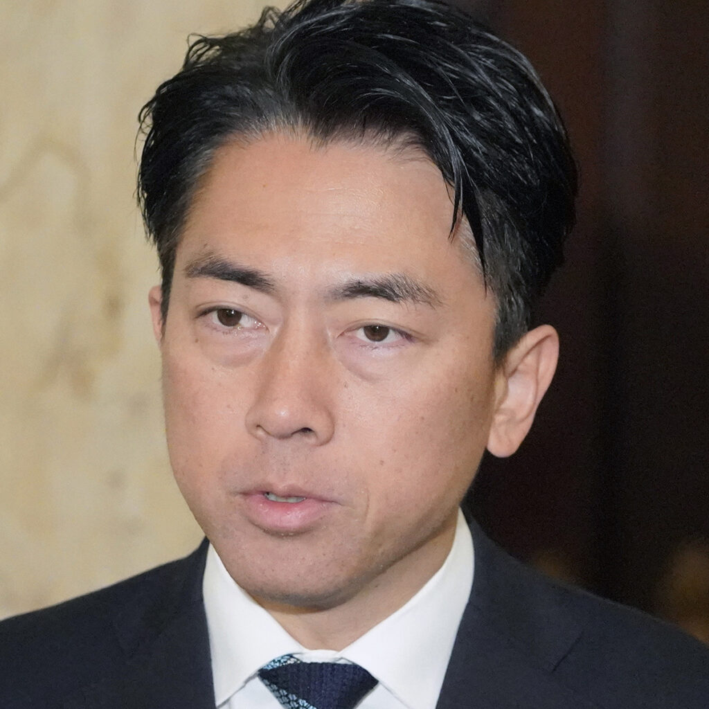 「これ以上不可能なくらいの上から目線」芥川賞作家 小泉進次郎防衛大臣に痛烈皮肉…一貫する高市政権への警鐘（女性自身） - Yahoo!ニュース