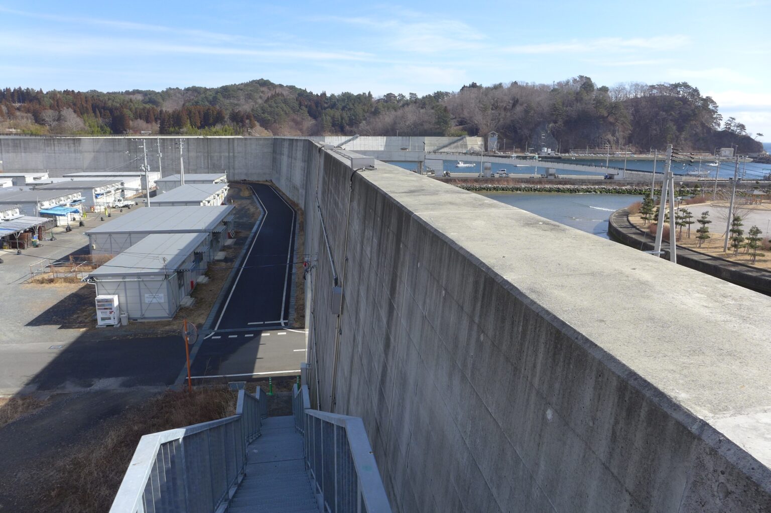 高さ10m「日本一の防潮堤」を越えた津波──高台移転と新防潮堤を選んだ岩手・田老の選択 #知り続ける(Yahoo!ニュース オリジナル 特集) 高さ10m「日本一の防潮堤」を越えた津波──高台移転と新防潮堤を選んだ岩手・田老の選択 #知り続ける(Yahoo!ニュース オリジナル 特集)