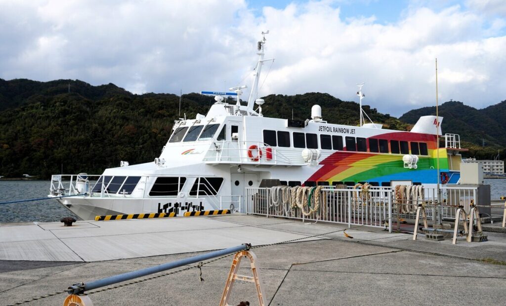 離島の県立高校に、国内外から生徒が集まるのはなぜか? 「存続の危機」から復活した島根・隠岐島前高校の魅力とは【ルポ】(AERA with Kids+) – Yahoo!ニュース 離島の県立高校に、国内外から生徒が集まるのはなぜか? 「存続の危機」から復活した島根・隠岐島前高校の魅力とは【ルポ】(AERA with Kids+) - Yahoo!ニュース