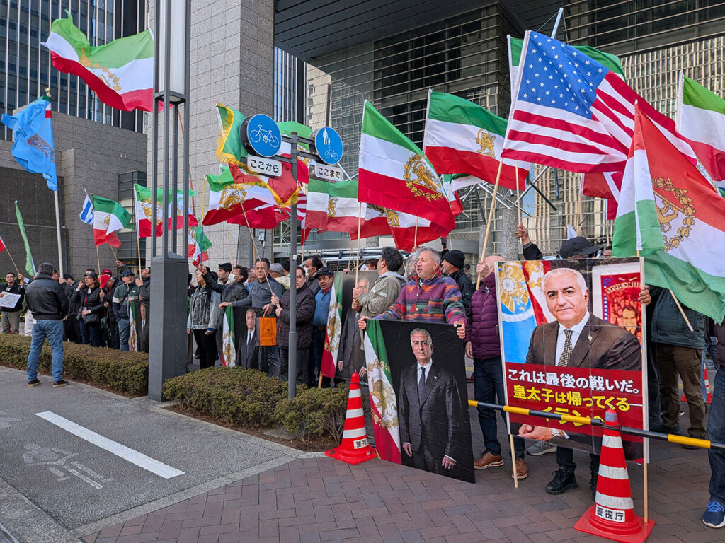 「ゴミ箱に入ったビニール袋を集めている人が…」 在日イラン人が明かす、イラン国民の苦しい生活 「デモでは目の前で3人が射殺された」（デイリー新潮） - Yahoo!ニュース