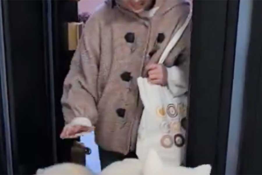 友人宅から帰宅した次女【出典：X（@kodomo4dog5）よりスクリーンショット】