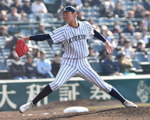 神戸国際大付対九州国際大付　九州国際大付先発の岩見（撮影・岩下翔太）