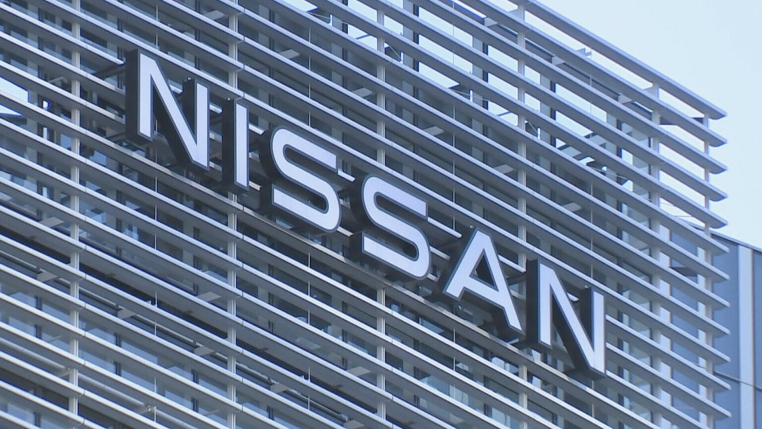 上半身挟まれ… 早朝の日産自動車工場で事故　作業中の男性が全自動のプレス機に挟まれ死亡　栃木・上三川町（TBS NEWS DIG Powered by JNN）