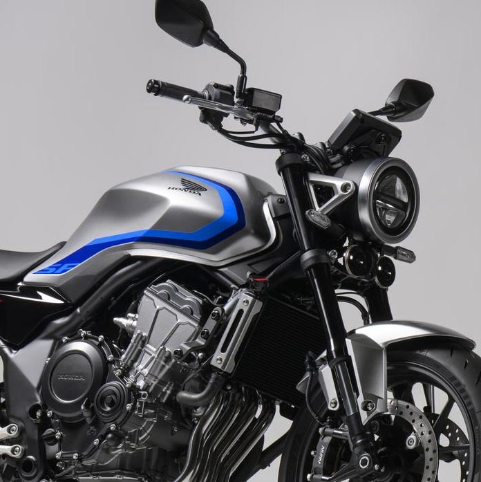 【衝撃速報！】ホンダ「CB400 SUPER FOUR E-Clutch Concept」ついに登場！ 4年ぶりに復活した新世代スーパーフォアを速攻チェック！（webオートバイ）