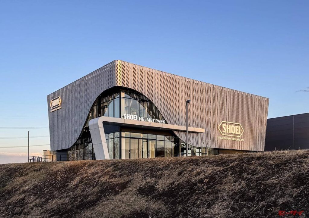 4月17日、茨城県にオープンする【SHOEI HELMET PARK】は、まるでヘルメットのテーマパーク!(モーサイ) – Yahoo!ニュース 4月17日、茨城県にオープンする【SHOEI HELMET PARK】は、まるでヘルメットのテーマパーク!(モーサイ) - Yahoo!ニュース