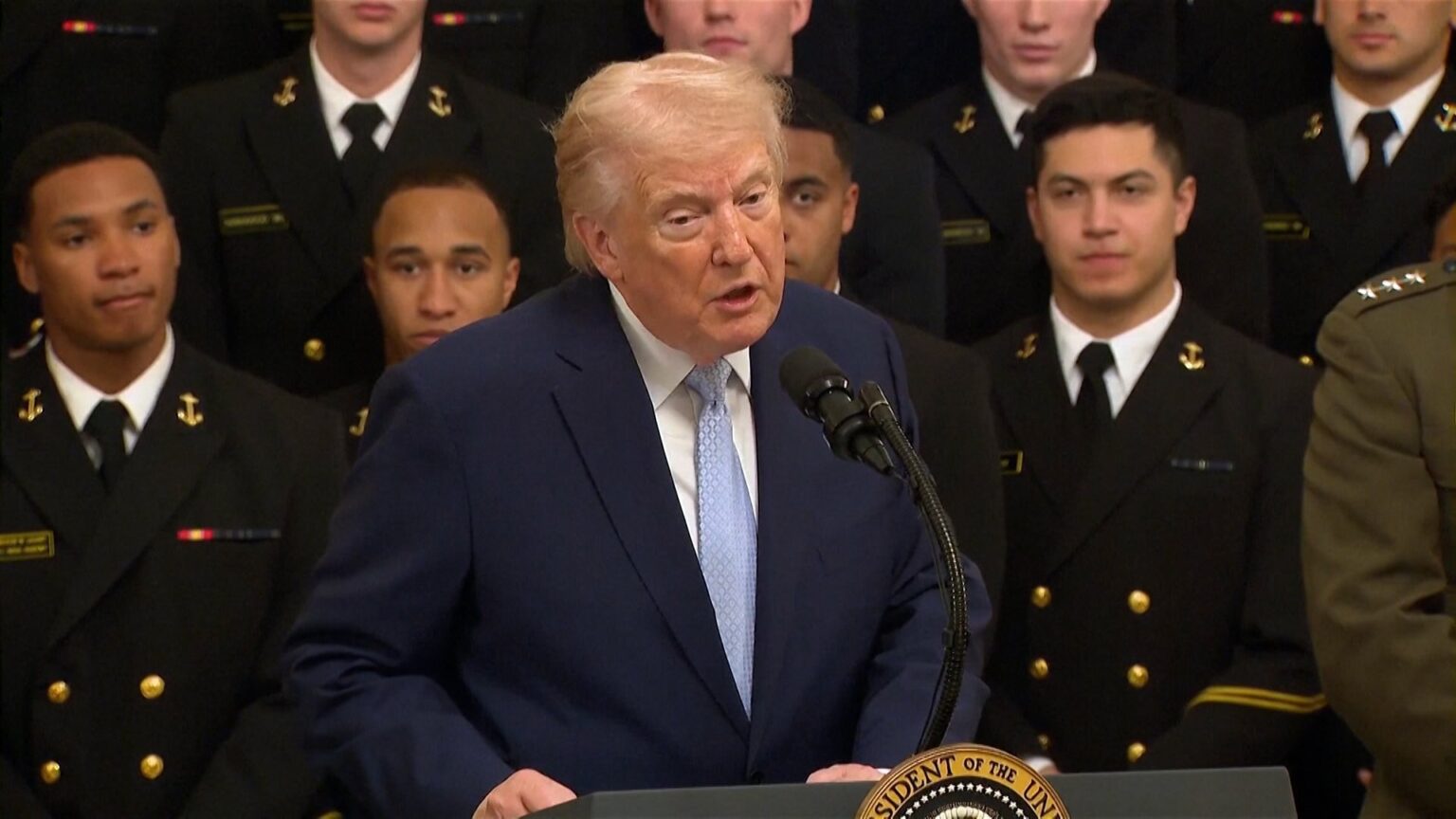 ホルムズ海峡開放で戦争終結か ワシントンポスト「トランプ大統領の最重要目標」イラン原油輸出拠点制圧に追加派遣 - Yahoo!ニュース