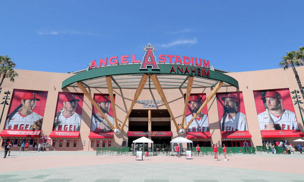 ドジャースＶＳエンゼルス戦がオープン戦では異例の満員 ４万４６８１人は昨季の４番目相当…試合終盤はガラガラも - Yahoo!ニュース