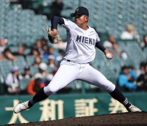 三重対佐野日大　三重先発の上田（撮影・西尾就之）