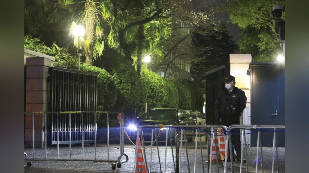 中国大使館に侵入容疑、逮捕の幹部自衛官「大使に強硬発言控えてと伝えようと」「受け入れられなかったら自決」 - 読売新聞オンライン