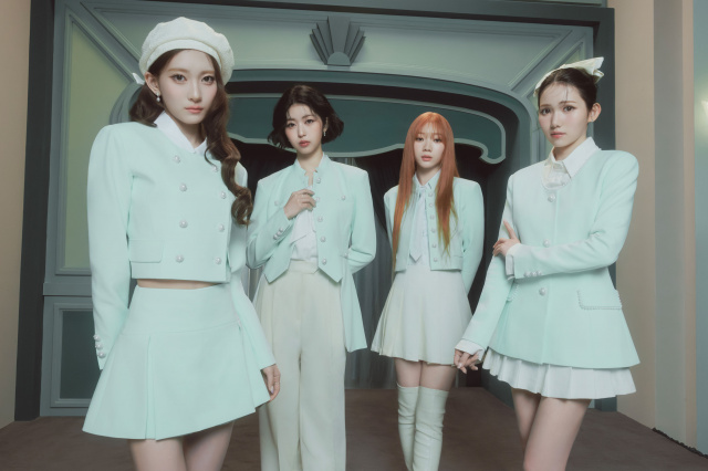 IS:SUE、クラシカルな“新ビジュアル”公開 1stアルバム『QUARTET』ジャケット写真には遊び心も | ORICON NEWS | 国内海外のニュース IS:SUE、クラシカルな“新ビジュアル”公開 1stアルバム『QUARTET』ジャケット写真には遊び心も | ORICON NEWS | 国内海外のニュース