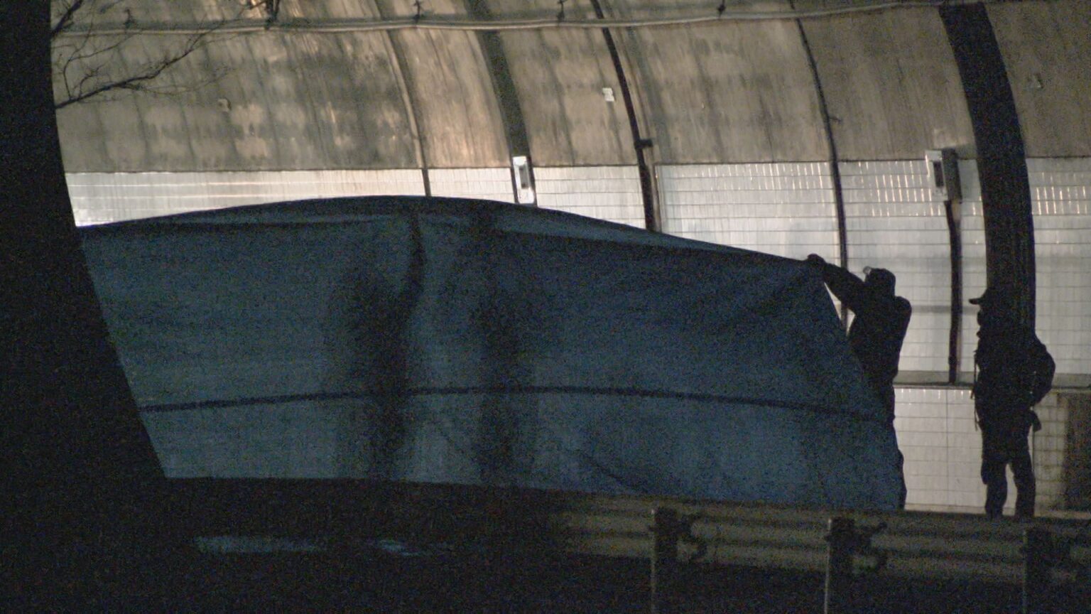 新名神6人死亡事故で実況見分行われる 大型トラック運転の女 「休憩しながら走っていた」 死亡した6人の身元特定には時間がかかる見通し 三重・亀山市（CBCテレビ）