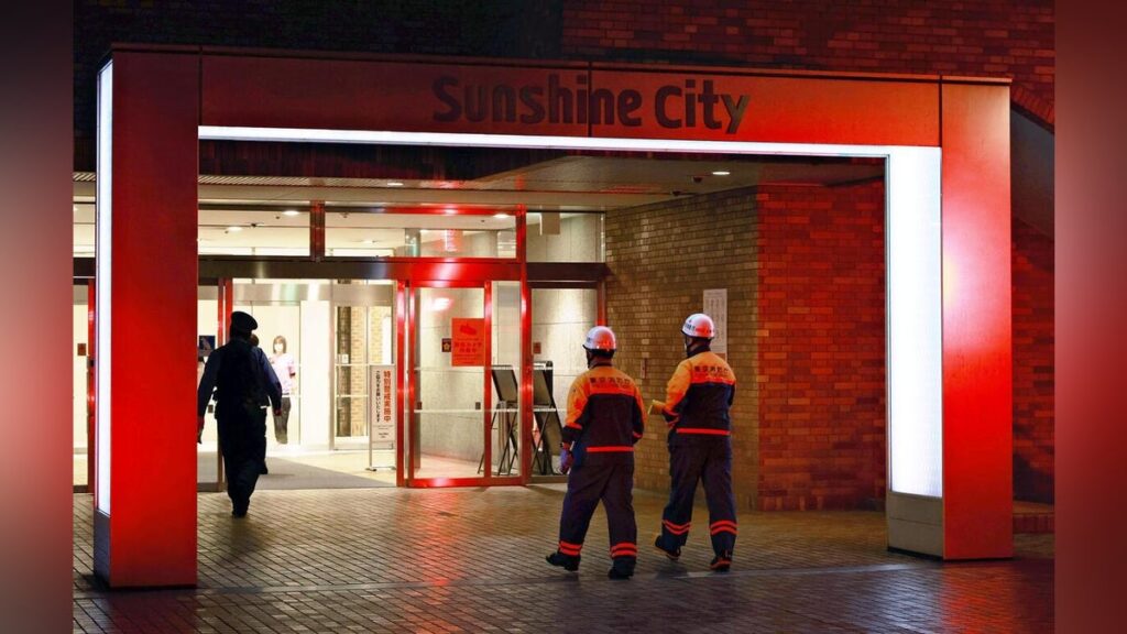 ポケモンセンター殺害、女性店員に十数か所の刺し傷…死亡の男は昨年ストーカー容疑で逮捕も受診拒否 – 読売新聞オンライン ポケモンセンター殺害、女性店員に十数か所の刺し傷…死亡の男は昨年ストーカー容疑で逮捕も受診拒否 - 読売新聞オンライン