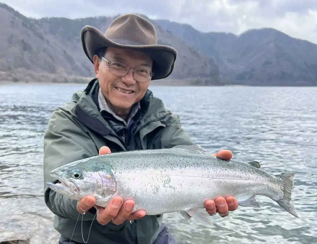 引き強烈!“湖産スチールヘッド”のニジマス堪能 山梨・本栖湖で4匹全て良型 – スポニチ Sponichi Annex 社会 引き強烈!“湖産スチールヘッド”のニジマス堪能 山梨・本栖湖で4匹全て良型 - スポニチ Sponichi Annex 社会