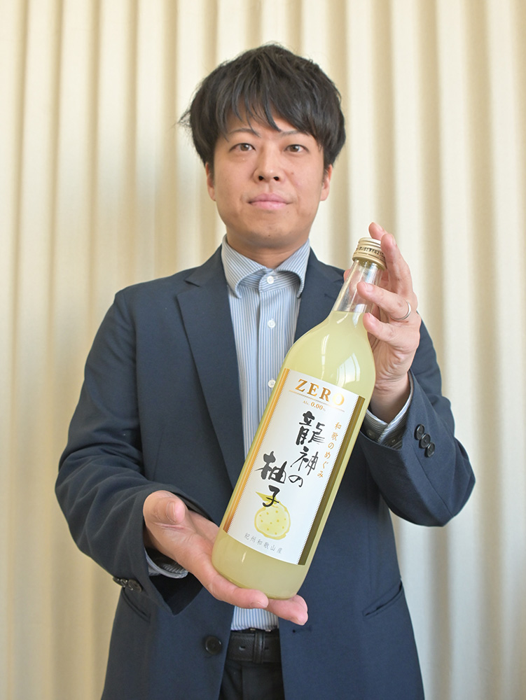 新商品をＰＲする田畑さん