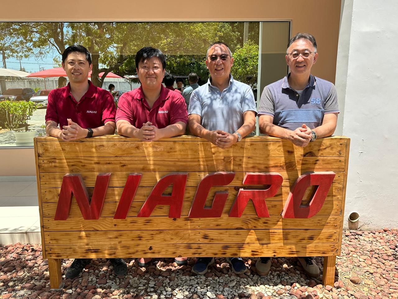 日本人駐在員集合写真