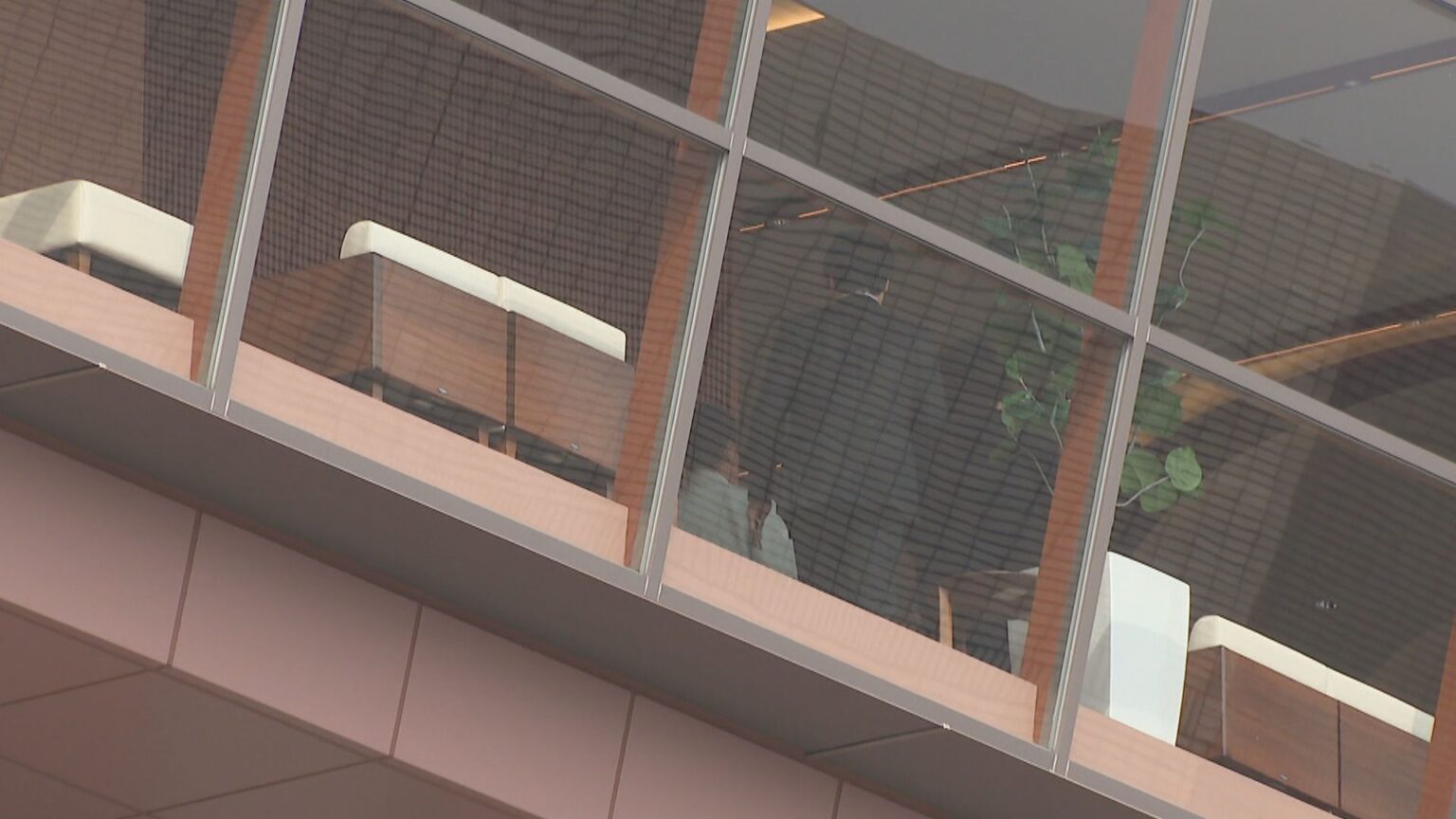 旧香川県立体育館解体へ 近隣住民への説明会…新たなアスベストや地盤沈下に不安の声も | KSBニュース | KSB瀬戸内海放送 旧香川県立体育館解体へ 近隣住民への説明会…新たなアスベストや地盤沈下に不安の声も | KSBニュース | KSB瀬戸内海放送