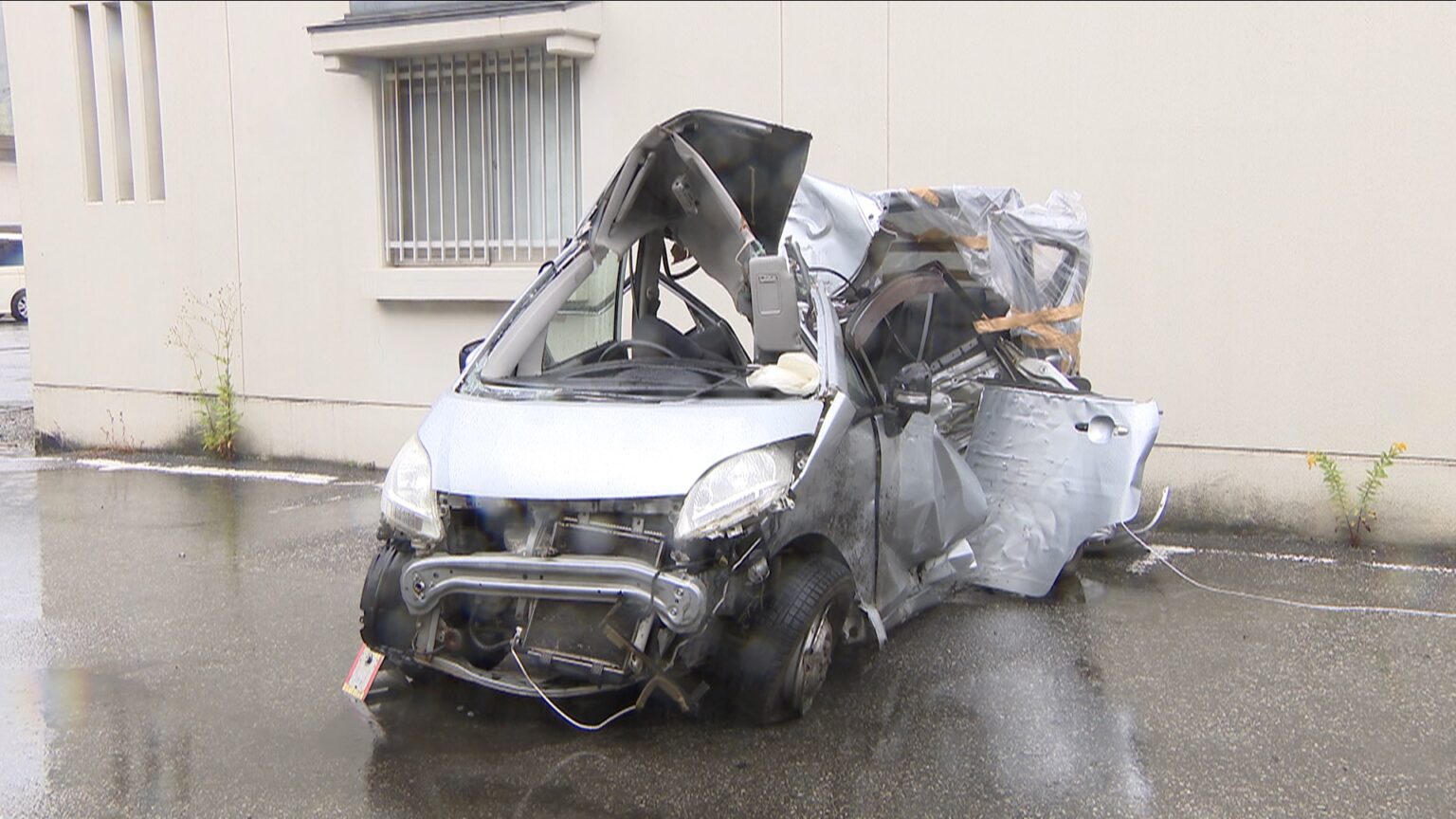 約１２０キロで軽自動車を運転し電柱に衝突　１８歳と１９歳の女性２人を死なせた危険運転致死容疑で男を逮捕