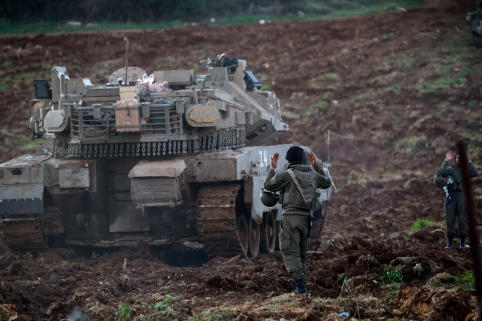 イスラエル、交渉のための戦闘停止を拒否 レバノン政府が要請=FT