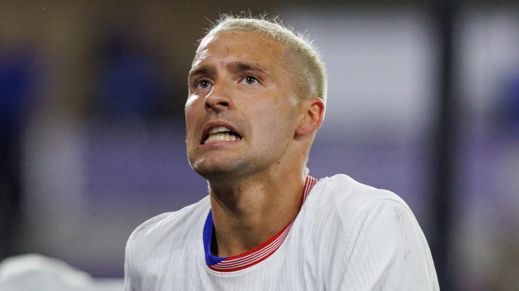 戦慄!24歳アメリカ代表、強盗犯に襲われ裂傷…金のネックレスなどを狙われナイフで襲撃される – Qoly-Sports&the Style 戦慄!24歳アメリカ代表、強盗犯に襲われ裂傷…金のネックレスなどを狙われナイフで襲撃される - Qoly-Sports&the Style