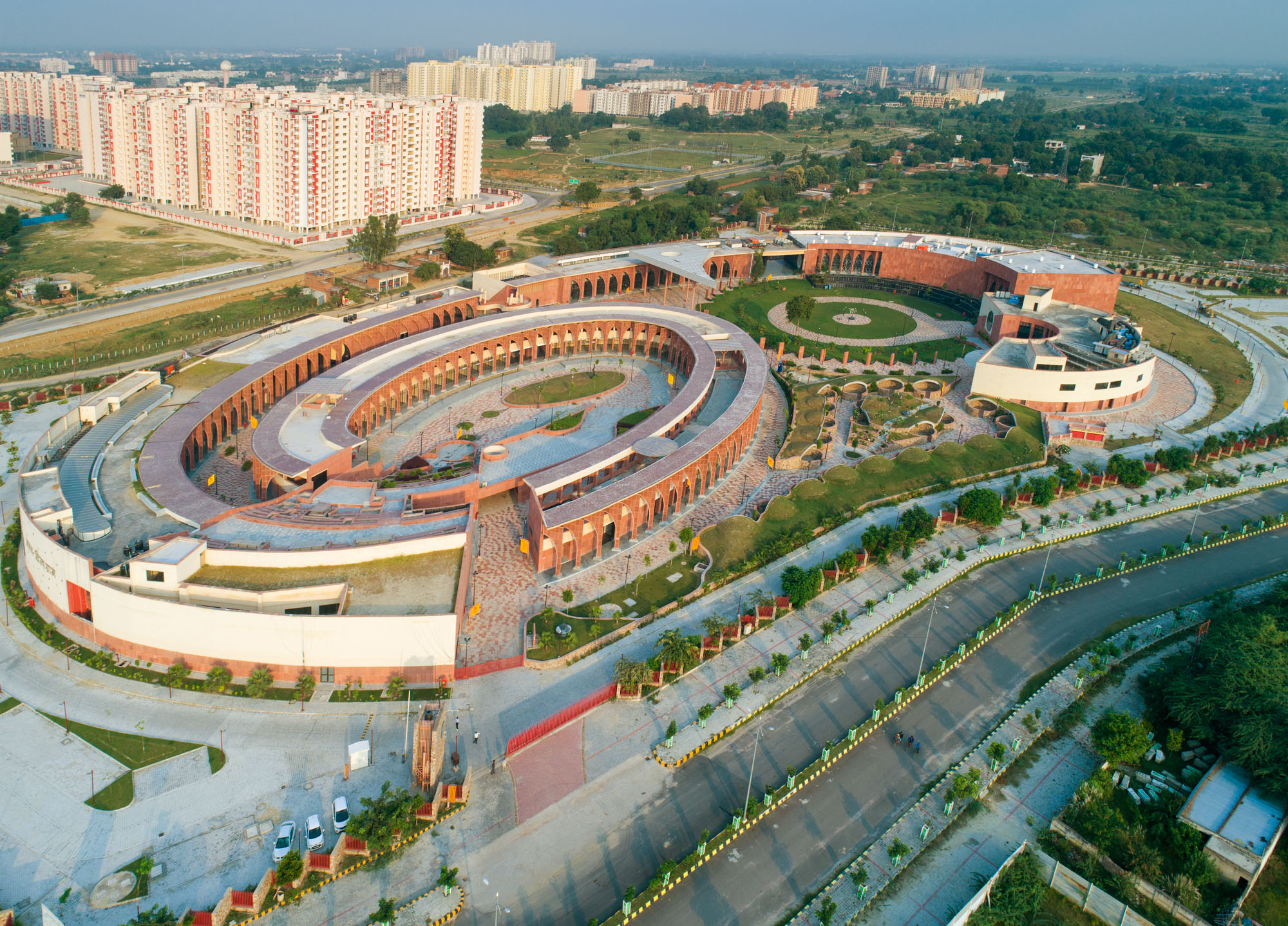 〈アワド・シルプグラム（Awadh Shilpgram）〉Studio Archohm