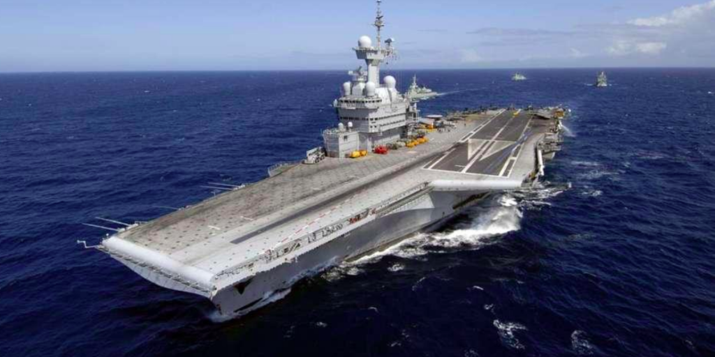 フランス海軍、中東の軍事衝突を受け空母「シャルル・ド・ゴール」を地中海へ派遣　フリゲート「ラングドック」はキプロス沖に展開　マクロン大統領が指示 | フネコ - Funeco
