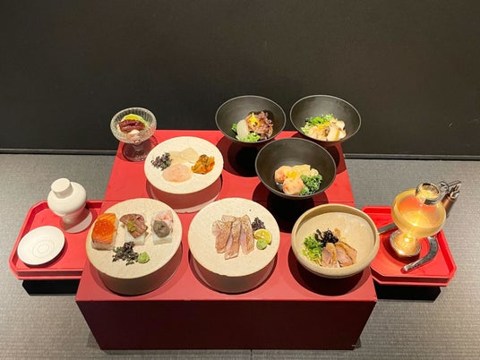 出汁の新境地を提案する、金沢・ひがし茶屋街近くの【barrier(バリア)】にて、石川の食材を“堪能”する「石川堪能コース 」を提供開始。 - 金沢経済新聞