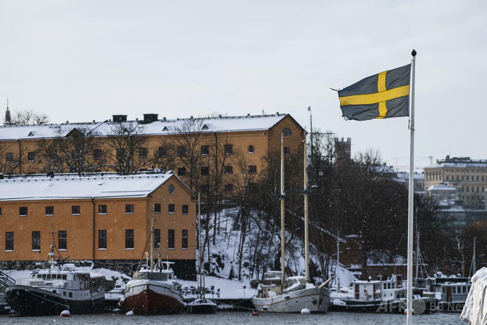 キャッシュレス先進国スウェーデン、現金決済受け付け義務化へ 戦争などの有事に