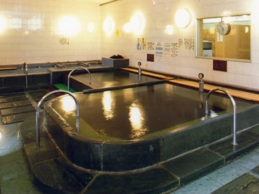 【兵庫県の人気銭湯】「灘温泉水道筋店」は源泉かけ流しの冷温交互浴が魅力の施設。天然温泉でリラックス - All About ニュース