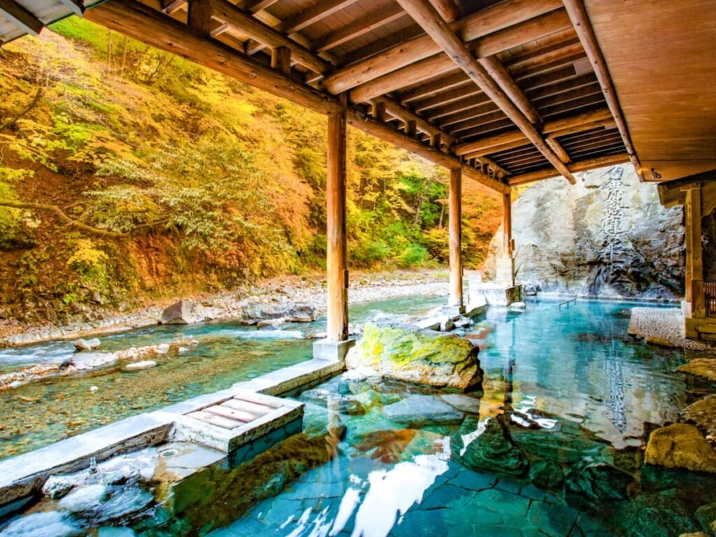 【群馬県の人気ホテル】「四万やまぐち館」は四万川のせせらぎと名物女将の紙芝居に癒やされる宿 – All About ニュース 【群馬県の人気ホテル】「四万やまぐち館」は四万川のせせらぎと名物女将の紙芝居に癒やされる宿 - All About ニュース