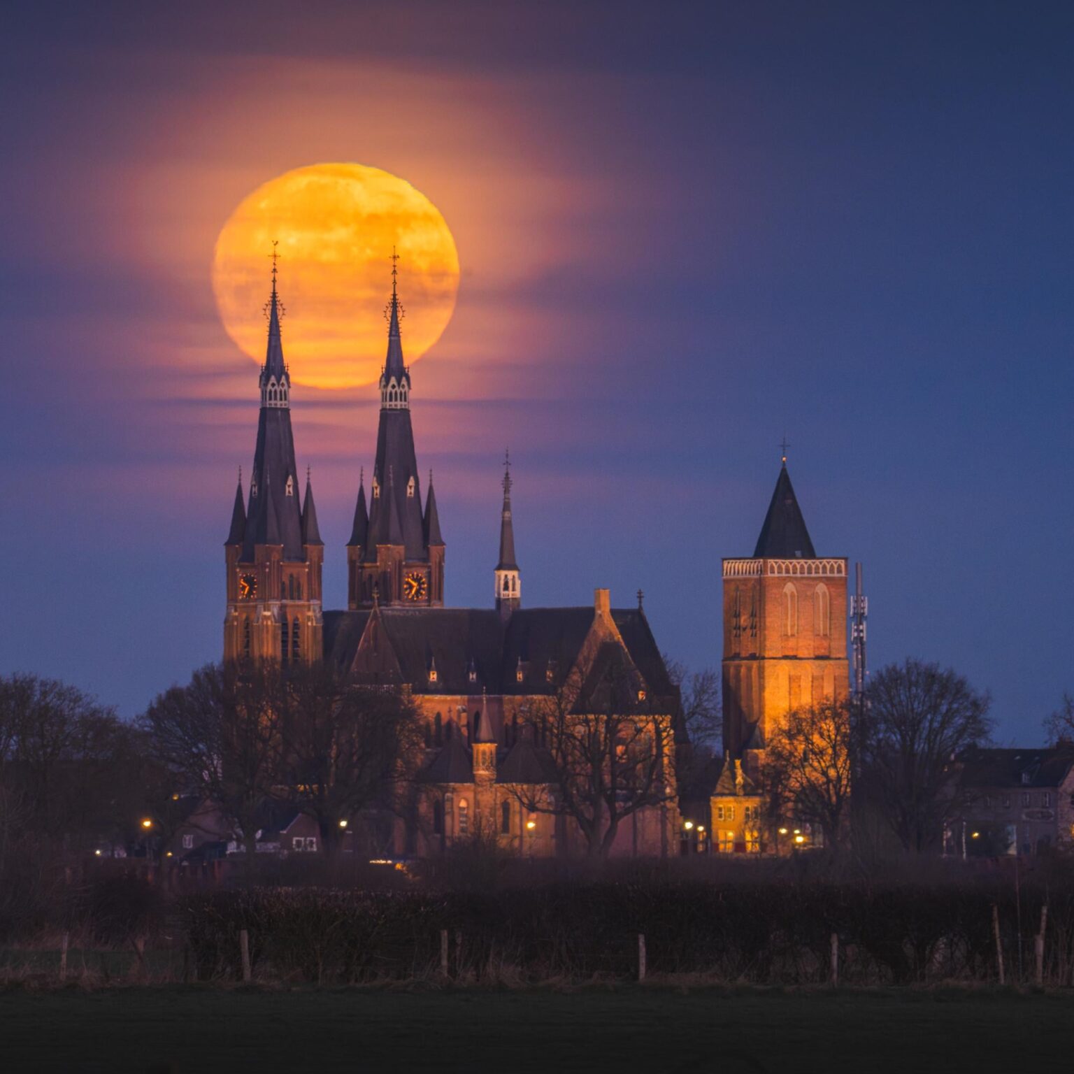 昨日の朝、Cuijkの美しい満月