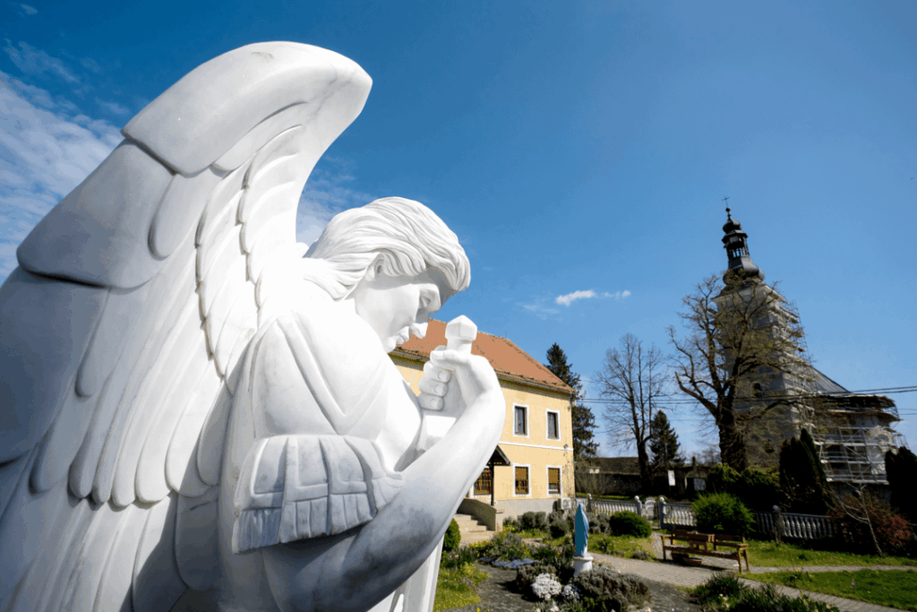 クロアチア王国1100年の聖ミカエル像