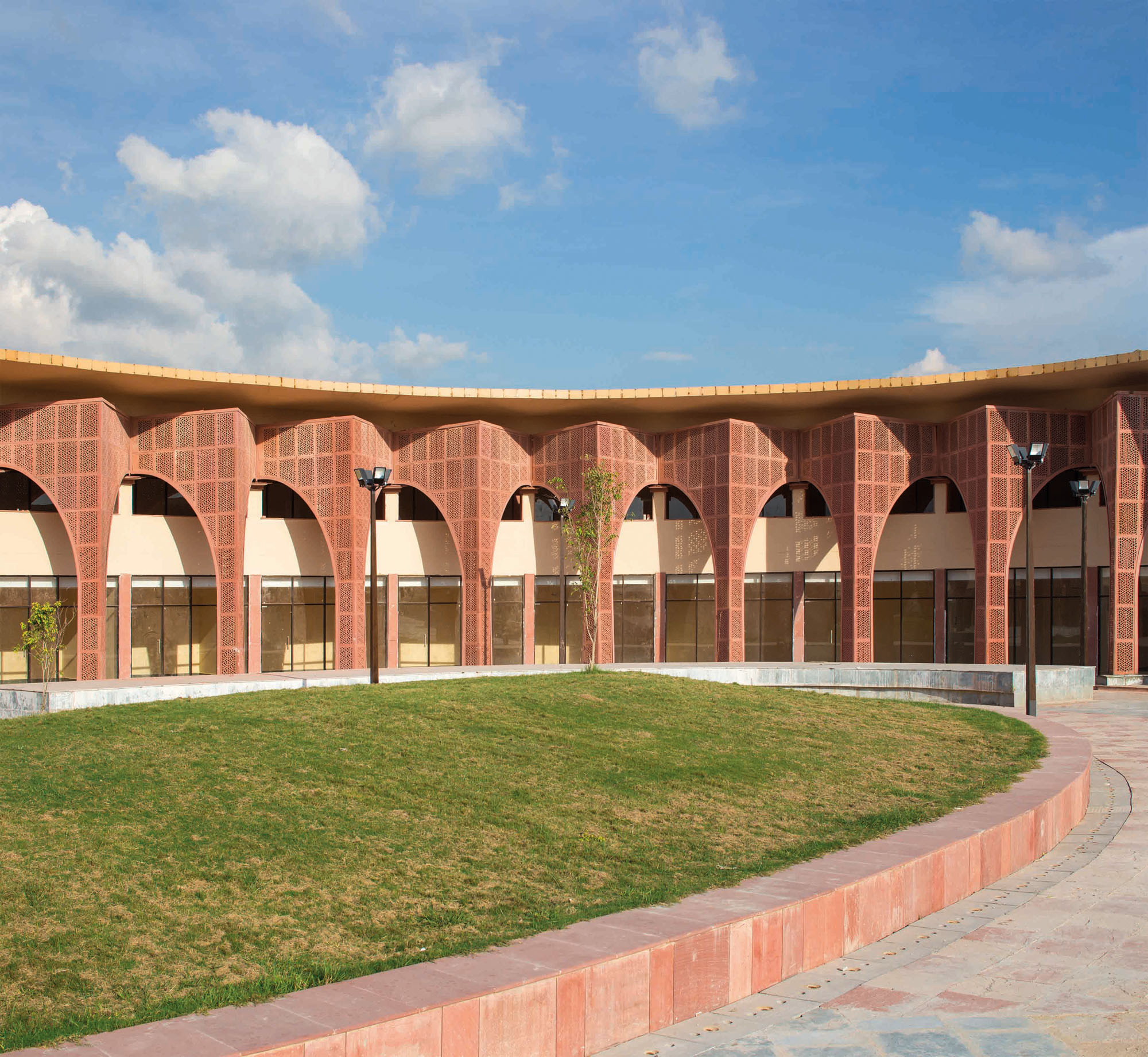 〈アワド・シルプグラム（Awadh Shilpgram）〉Studio Archohm