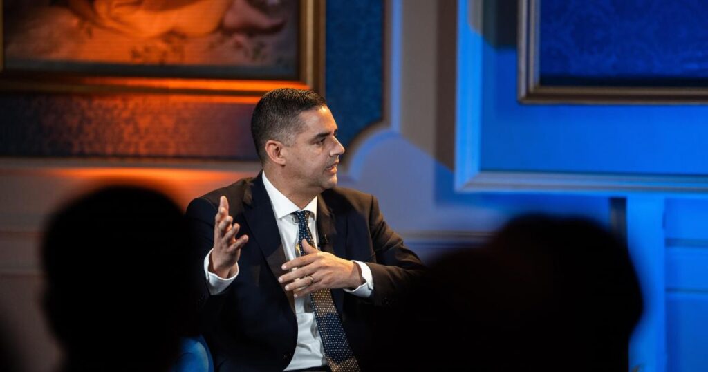 私たちは防衛には投資しませんが、EUは私たちを守るべきです。