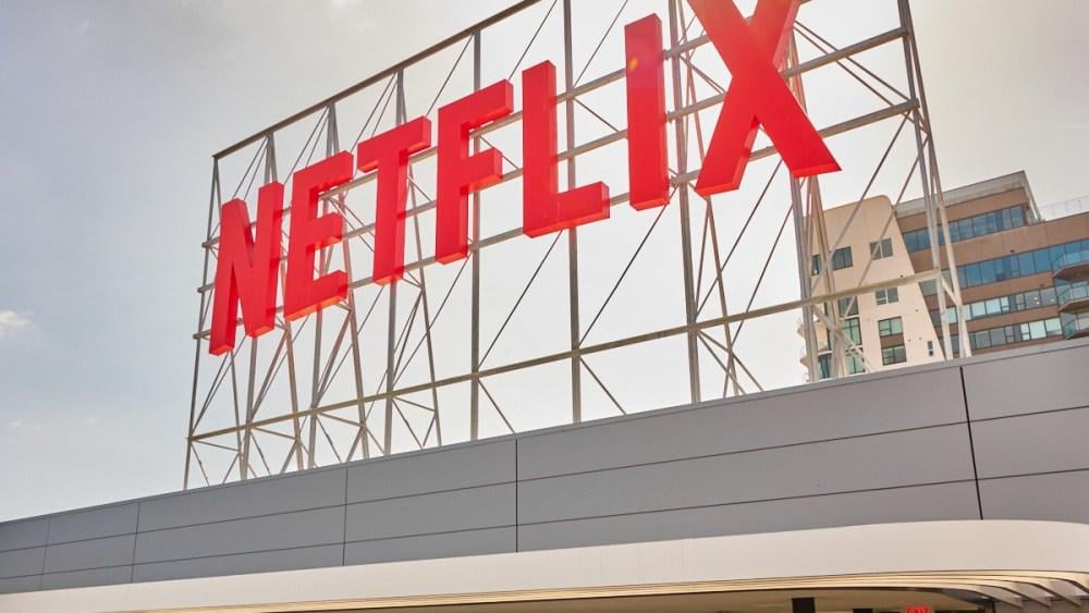 Netflix、ワーナー・ブラザースとの契約から離脱後、「数週間前にはなかった28億ドルをポケットに」と「前進」するとCFOが語る