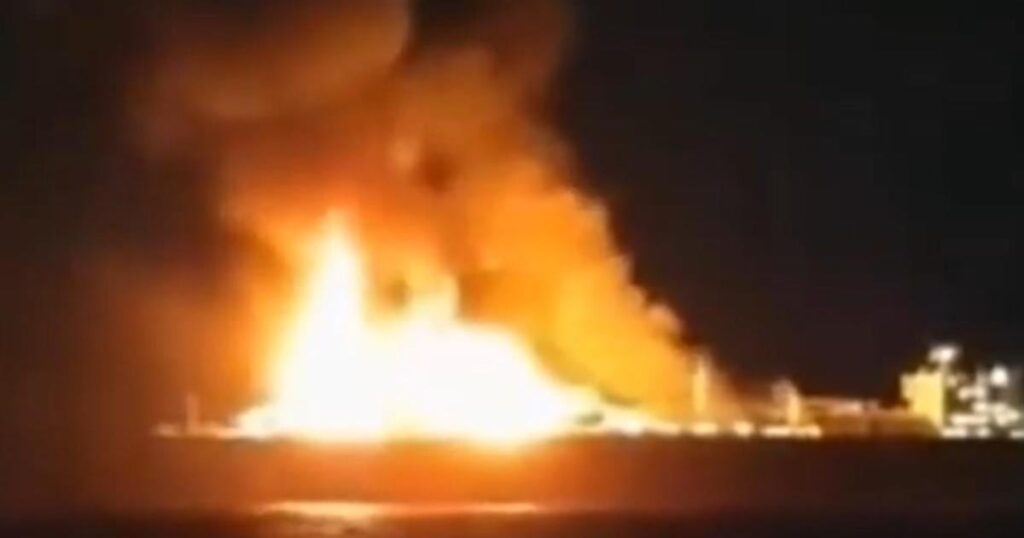 ロシアのガスタンカーがマルタとリビアの間で爆発